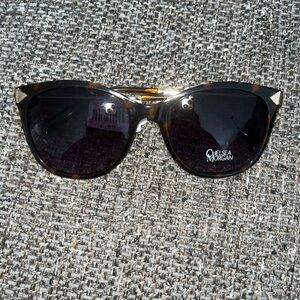 NWT Chelsea Morgan Sunglasses